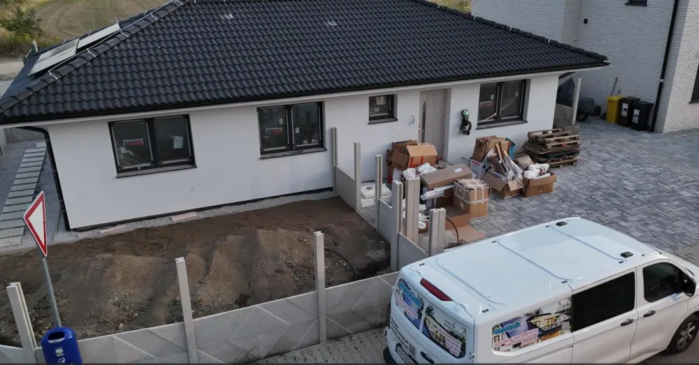 📍Bratislava Vrakuňa
🏠Montovaný dom Mipav

🔆⚡️10,8 kWp východ-juh
✅ Goodwe ESA
🔋Batéria 16,6 kW...